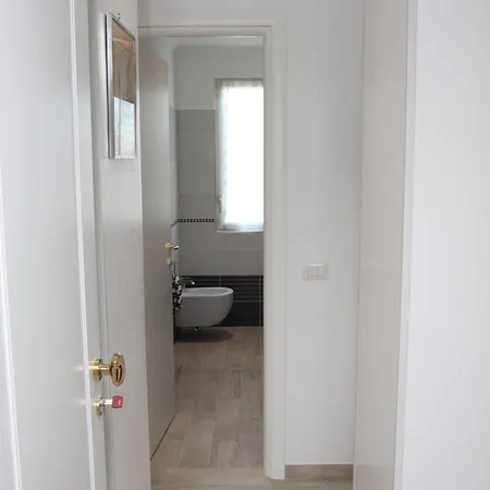 Interno 2 招待所