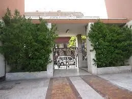 Pensión Interno 2 3*