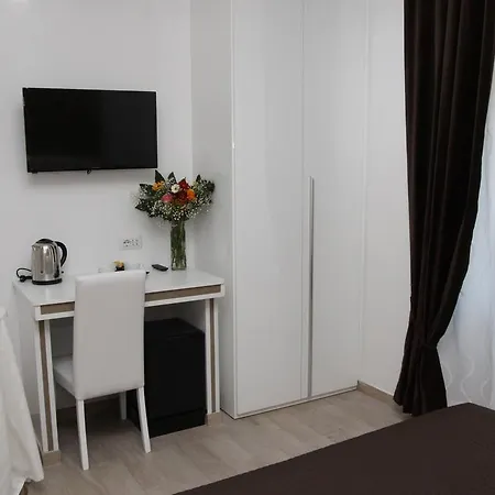 Interno 2 3* Rom